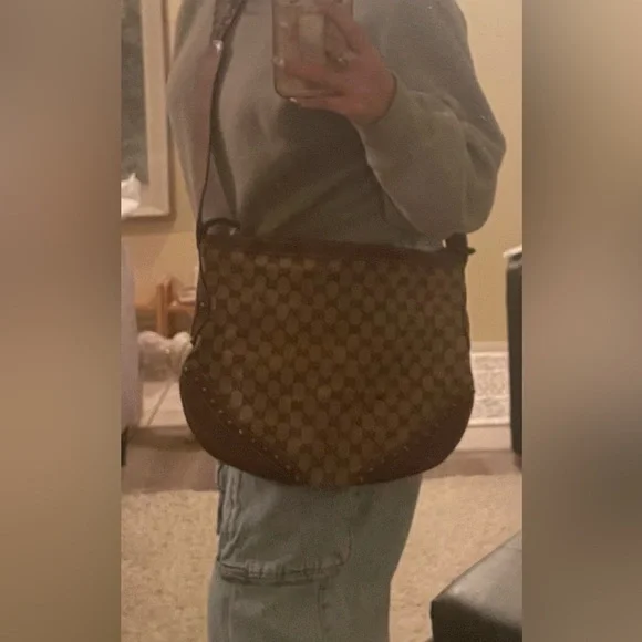 Authentic Vintage Gucci Crossbody Bag - Picture 2 of 16